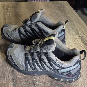 Salomon Men's Black and Gray Athletic Shoes